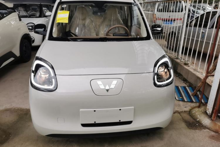 Used Wuling Hongguang MINIEV 2025 Four-Door Version Advanced Edition Front