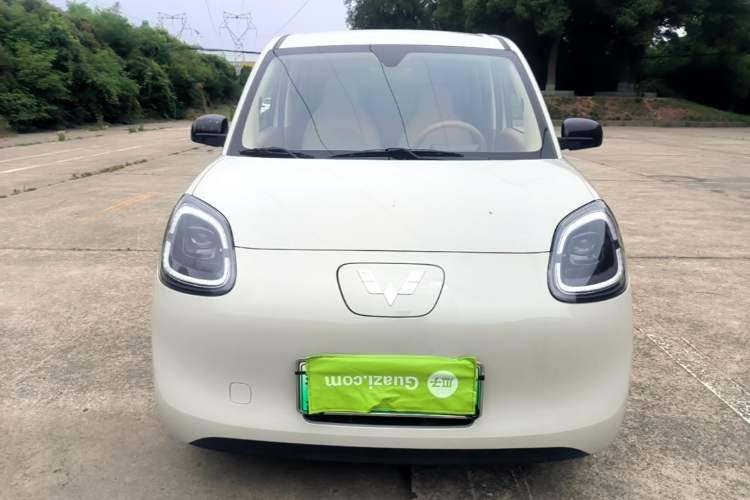 Used Wuling Hongguang MINIEV 2025 Four-Door Version Advanced Edition Front