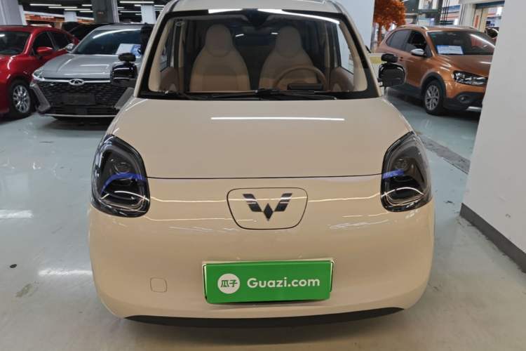 Used Wuling Hongguang MINIEV 2025 Four-Door Version Advanced Edition Front
