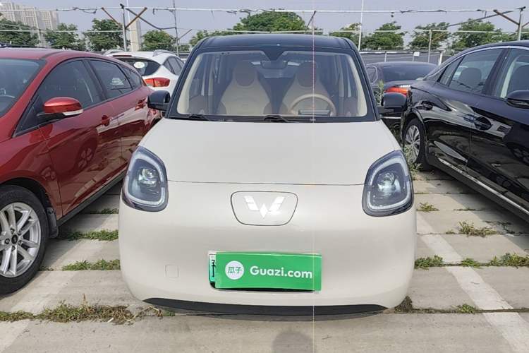 Used Wuling Hongguang MINIEV 2025 Four-Door Version Advanced Edition Front