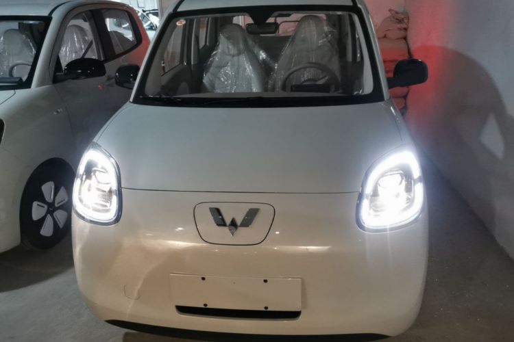 Used Wuling Hongguang MINIEV 2025 Four-Door Version Advanced Edition Front