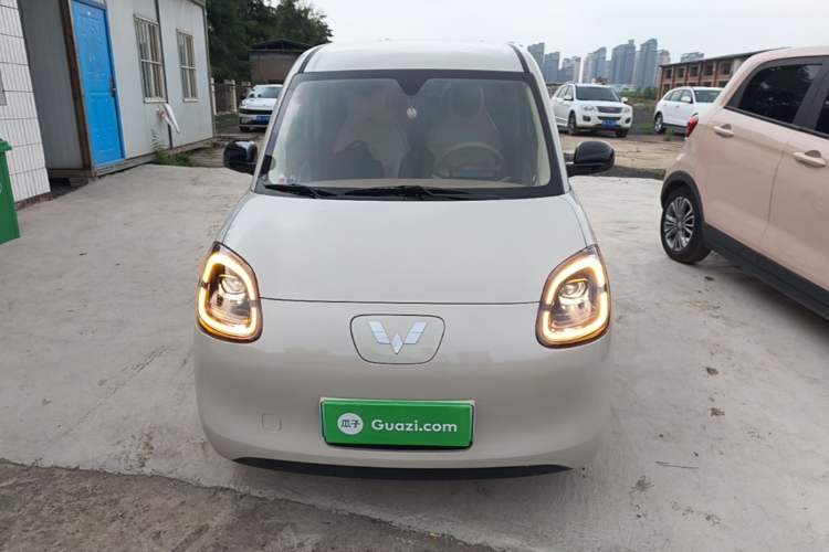 Used Wuling Hongguang MINIEV 2025 Four-Door Version Advanced Edition Front