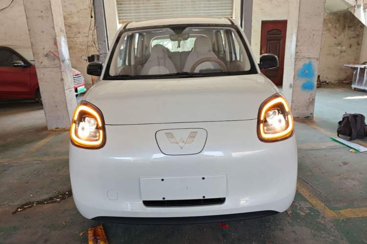 Used Wuling Hongguang MINIEV 2025 Four-Door Version Advanced Edition Front