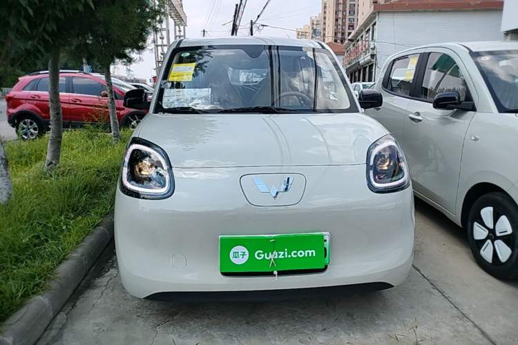 Used Wuling Hongguang MINIEV 2025 Four-Door Version Advanced Edition Front