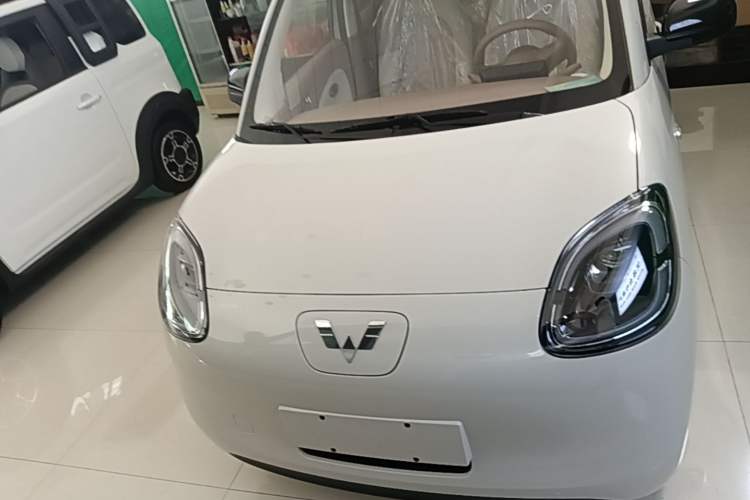 Used Wuling Hongguang MINIEV 2025 Four-Door Version Advanced Edition Front
