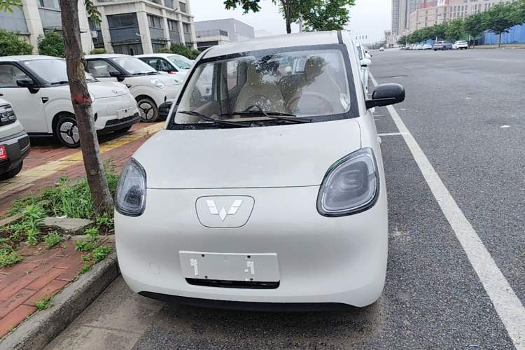 Used Wuling Hongguang MINIEV 2025 Four-Door Version Advanced Edition Front