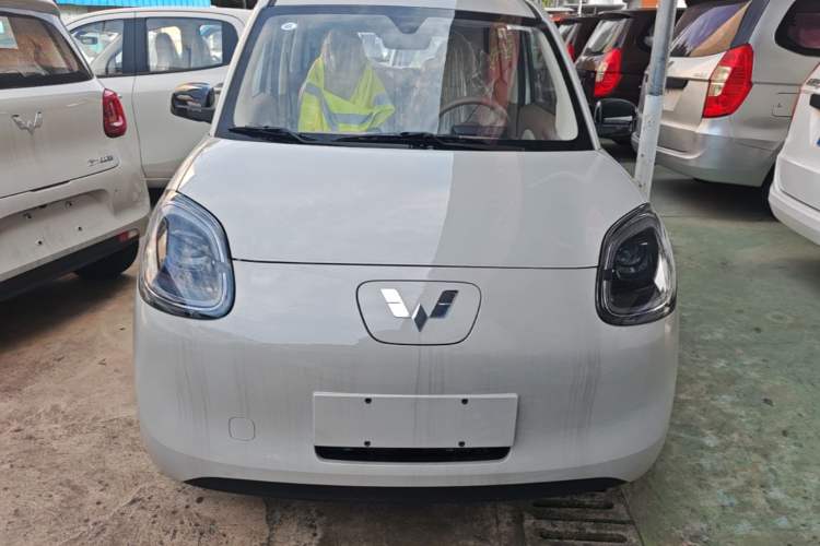 Used Wuling Hongguang MINIEV 2025 Four-Door Version Advanced Edition Front
