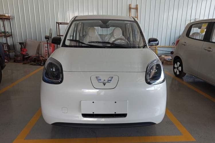 Used Wuling Hongguang MINIEV 2025 Four-Door Version Advanced Edition Front
