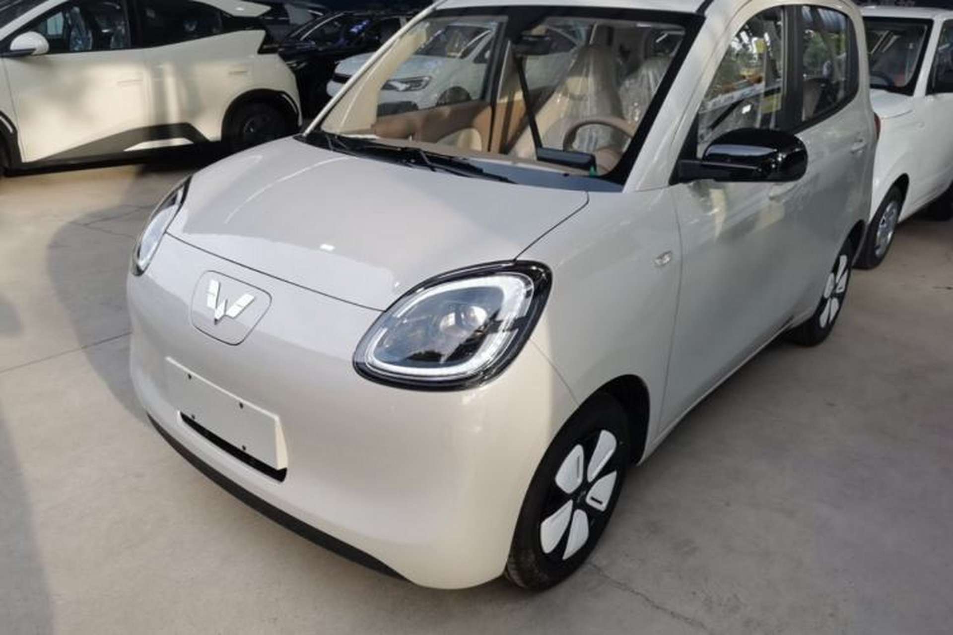 Used Wuling Hongguang MINIEV 2025 Four-Door Version Advanced Edition Front Left 45 Deg