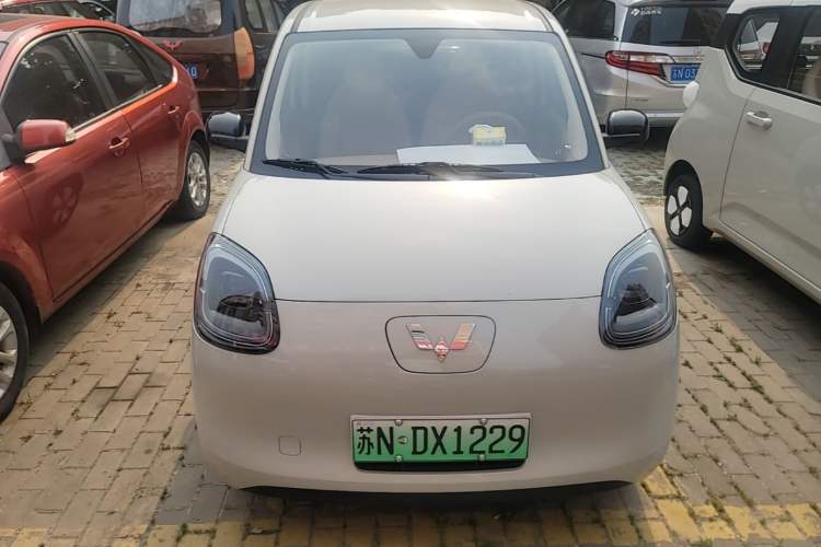 Used Wuling Hongguang MINIEV 2025 Four-Door Version Advanced Edition Front