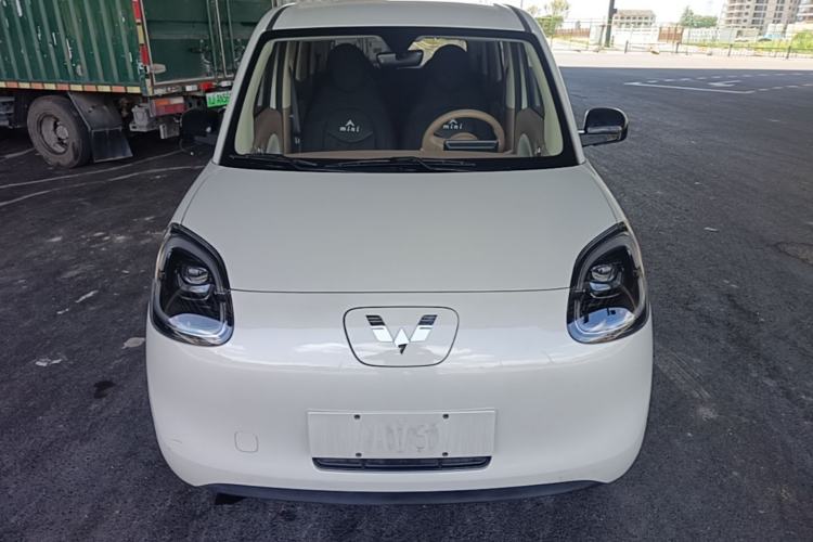 Used Wuling Hongguang MINIEV 2025 Four-Door Version Advanced Edition Front