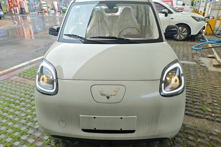 Used Wuling Hongguang MINIEV 2025 Four-Door Version Advanced Edition Front