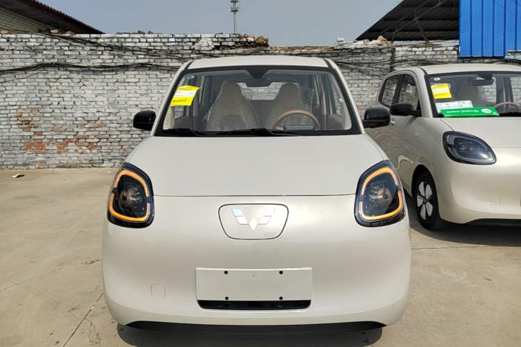 Used Wuling Hongguang MINIEV 2025 Four-Door Version Advanced Edition Front