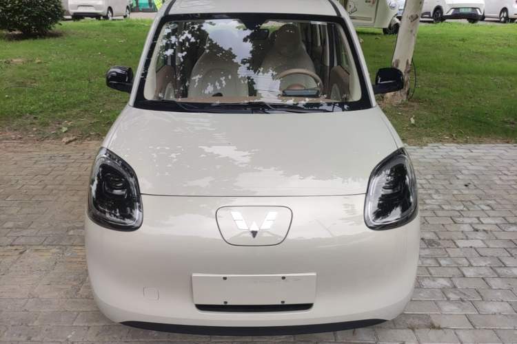 Used Wuling Hongguang MINIEV 2025 Four-Door Version Advanced Edition Front