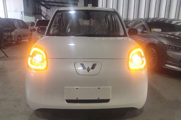 Used Wuling Hongguang MINIEV 2025 Four-Door Version Advanced Edition Front