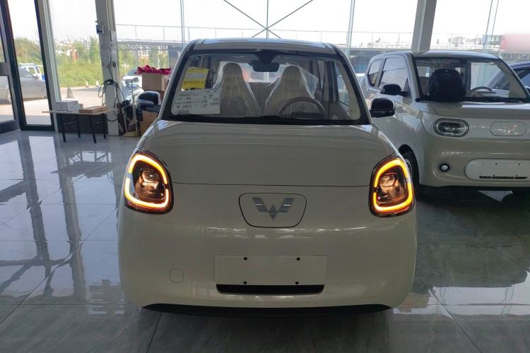 Used Wuling Hongguang MINIEV 2025 Four-Door Version Advanced Edition Front