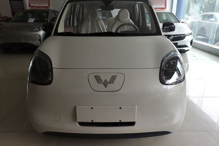 Used Wuling Hongguang MINIEV 2025 Four-Door Version Advanced Edition Front