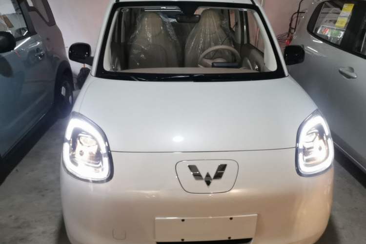 Used Wuling Hongguang MINIEV 2025 Four-Door Version Advanced Edition Front