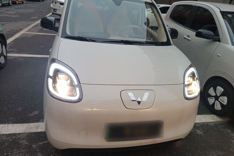 Used Wuling Hongguang MINIEV 2025 Four-Door Version Advanced Edition Front