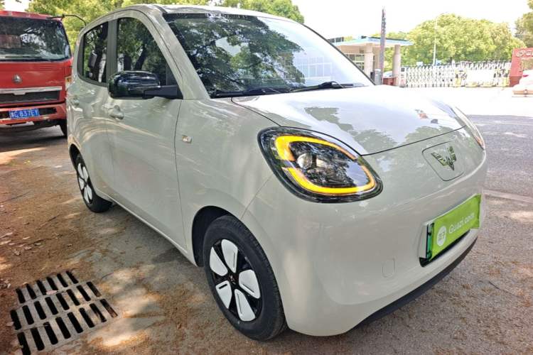 Used Wuling Hongguang MINIEV 2025 Four-Door Version Advanced Edition Front Right 45 Deg