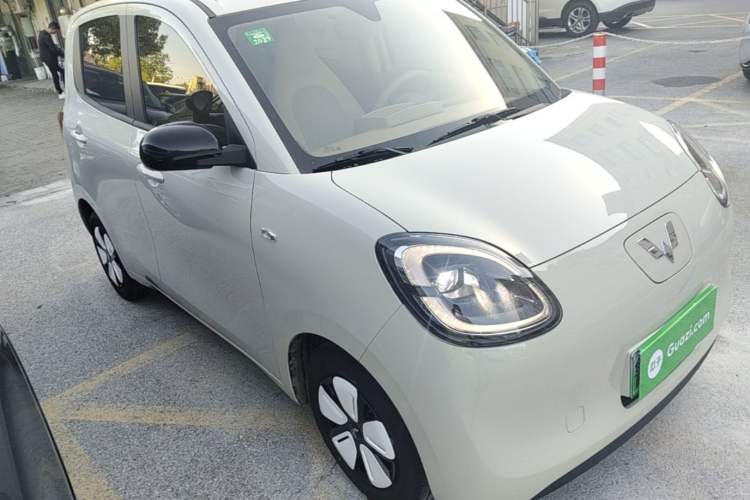 Used Wuling Hongguang MINIEV 2025 Four-Door Version Advanced Edition Front Right 45 Deg