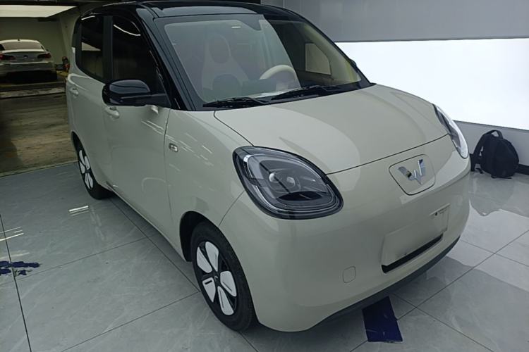 Used Wuling Hongguang MINIEV 2025 Four-Door Version 301km Zhenxiang+ Model Front Right 45 Deg