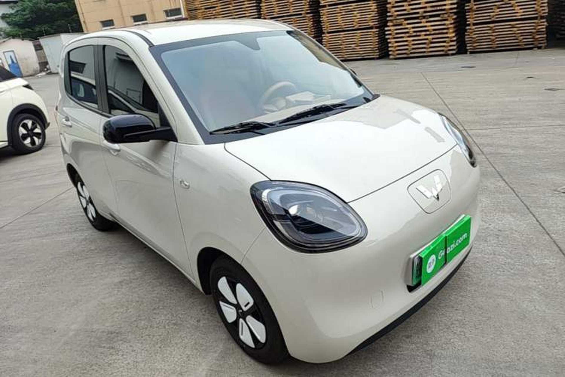 Used Wuling Hongguang MINIEV 2025 Four-Door Version Advanced Edition Front Right 45 Deg