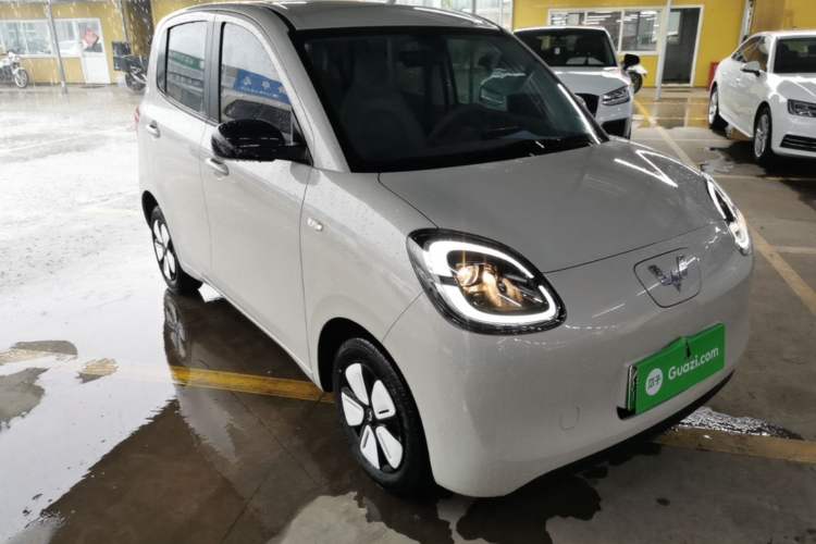 Used Wuling Hongguang MINIEV 2025 Four-Door Version Advanced Edition Front Right 45 Deg