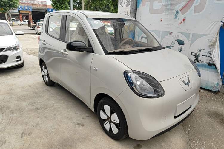 Used Wuling Hongguang MINIEV 2025 Four-Door Version Advanced Edition Front Right 45 Deg