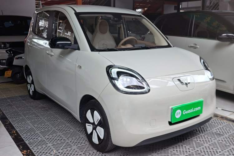 Used Wuling Hongguang MINIEV 2025 Four-Door Version Advanced Edition Front Right 45 Deg