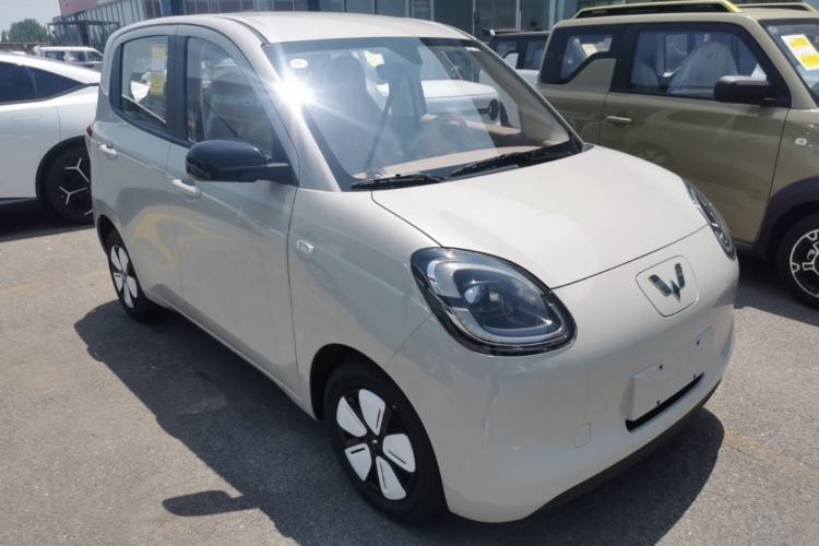 Used Wuling Hongguang MINIEV 2025 Four-Door Version Advanced Edition Front Right 45 Deg