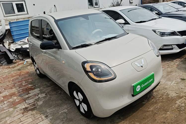 Used Wuling Hongguang MINIEV 2025 Four-Door Version Advanced Edition Front Right 45 Deg