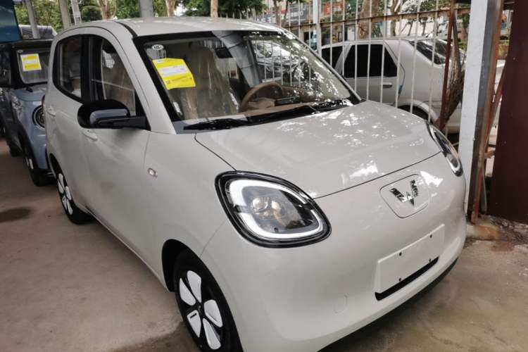 Used Wuling Hongguang MINIEV 2025 Four-Door Version Advanced Edition Front Right 45 Deg