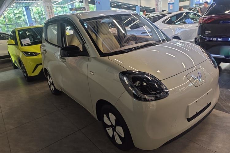 Used Wuling Hongguang MINIEV 2025 Four-Door Version Advanced Edition Front Right 45 Deg
