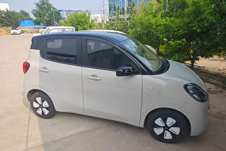 Used Wuling Hongguang MINIEV 2025 Four-Door Version Zhenxiang+ Edition Front Right 45 Deg