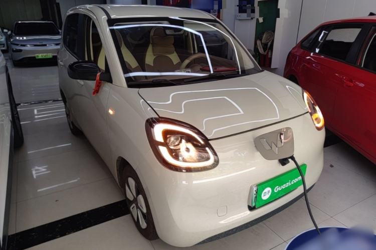 Used Wuling Hongguang MINIEV 2025 Four-Door Version Advanced Edition Front Right 45 Deg