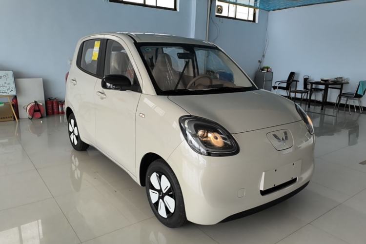 Used Wuling Hongguang MINIEV 2025 Four-Door Version Advanced Edition Front Right 45 Deg
