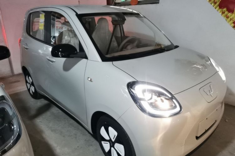 Used Wuling Hongguang MINIEV 2025 Four-Door Version Advanced Edition Front Right 45 Deg
