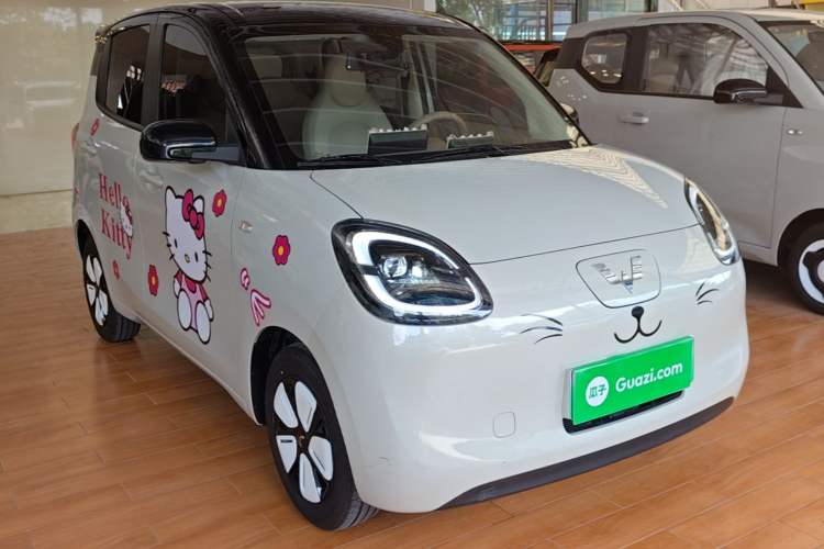 Used Wuling Hongguang MINIEV 2025 Four-Door Version Zhenxiang+ Edition Front Right 45 Deg