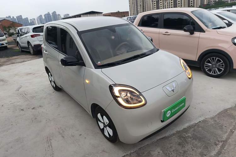 Used Wuling Hongguang MINIEV 2025 Four-Door Version Advanced Edition Front Right 45 Deg