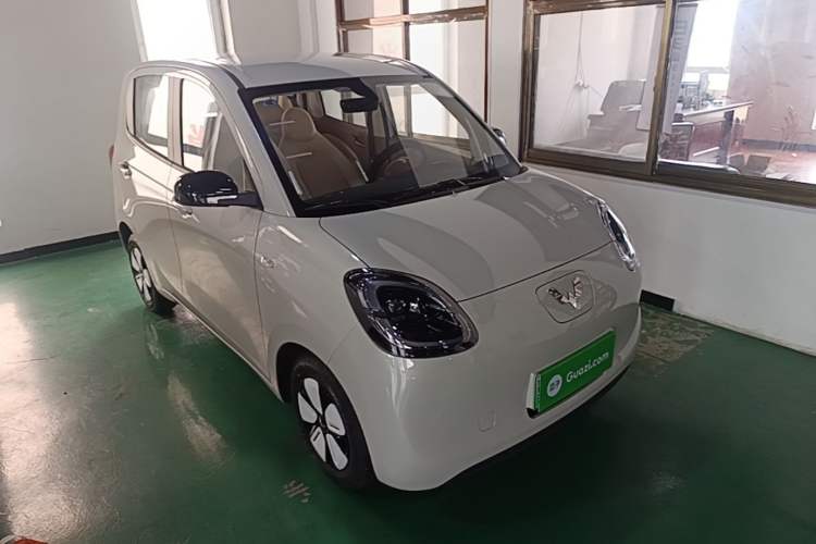 Used Wuling Hongguang MINIEV 2025 Four-Door Version Advanced Edition Front Right 45 Deg