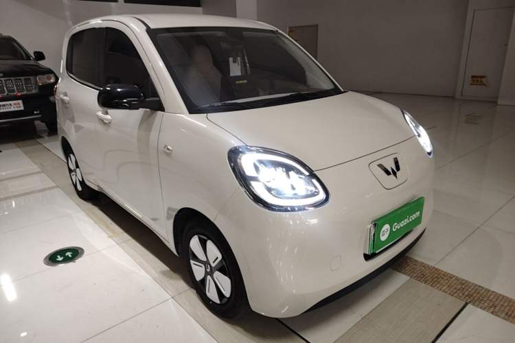 Used Wuling Hongguang MINIEV 2025 Four-Door Version Advanced Edition Front Right 45 Deg