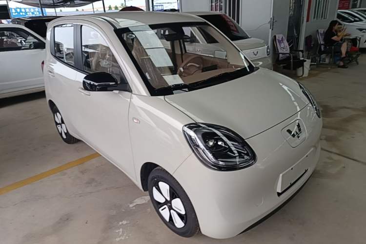 Used Wuling Hongguang MINIEV 2025 Four-Door Version Advanced Edition Front Right 45 Deg