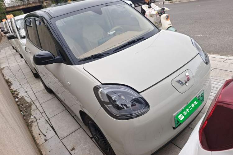Used Wuling Hongguang MINIEV 2025 Four-Door Version Zhenxiang+ Edition Front Right 45 Deg