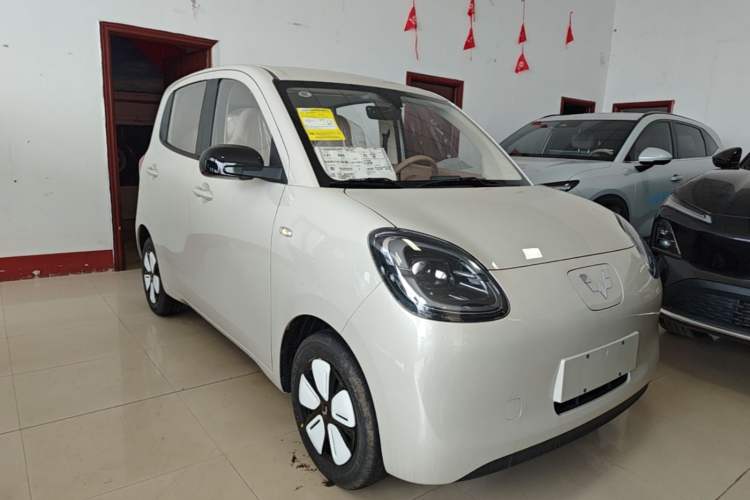 Used Wuling Hongguang MINIEV 2025 Four-Door Version Advanced Edition Front Right 45 Deg