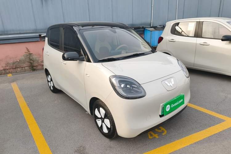 Used Wuling Hongguang MINIEV 2025 Four-Door Version Zhenxiang+ Edition Front Right 45 Deg