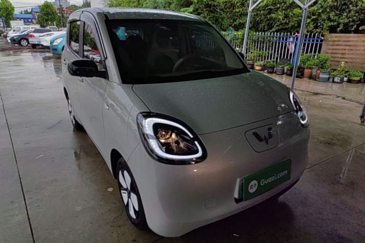 Used Wuling Hongguang MINIEV 2025 Four-Door Version Advanced Edition Front Right 45 Deg
