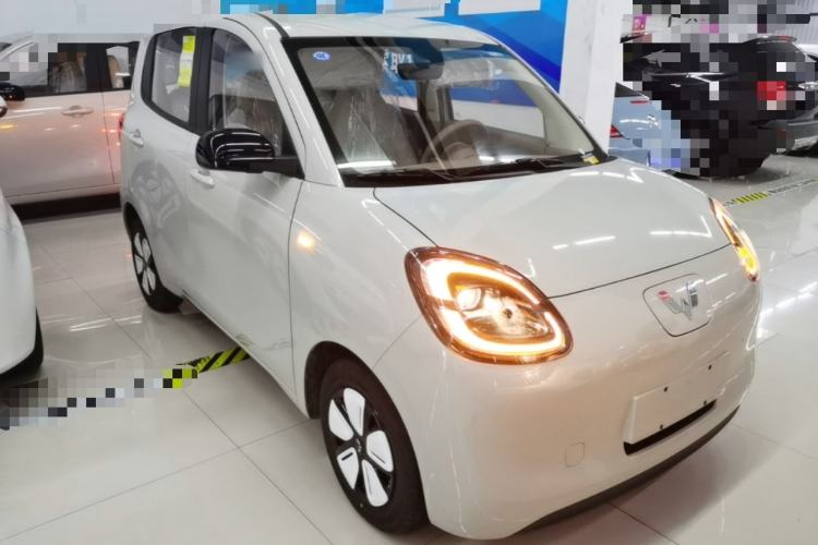 Used Wuling Hongguang MINIEV 2025 Four-Door Version Advanced Edition Front Right 45 Deg
