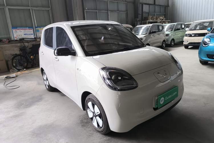Used Wuling Hongguang MINIEV 2025 Four-Door Version Premium Edition Front Right 45 Deg