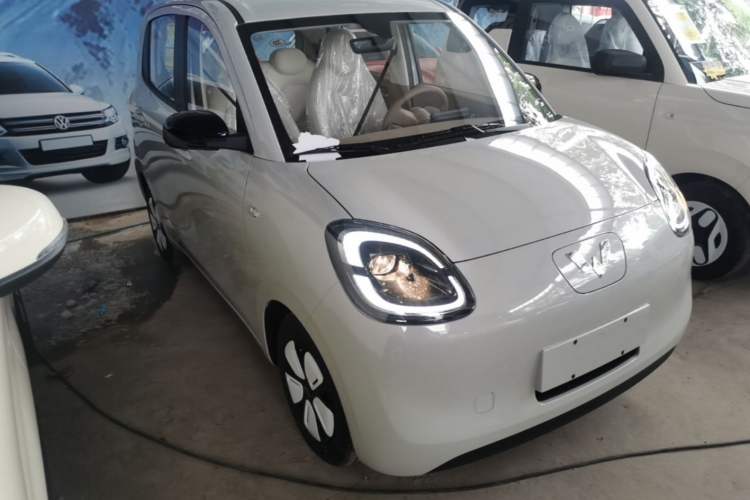 Used Wuling Hongguang MINIEV 2025 Four-Door Version Advanced Edition Front Right 45 Deg